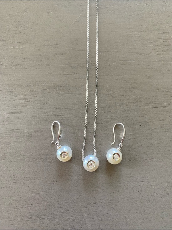 Jewelry - 14k White Gold Pearl and Diamond Necklace & Earring Set - White Pearls